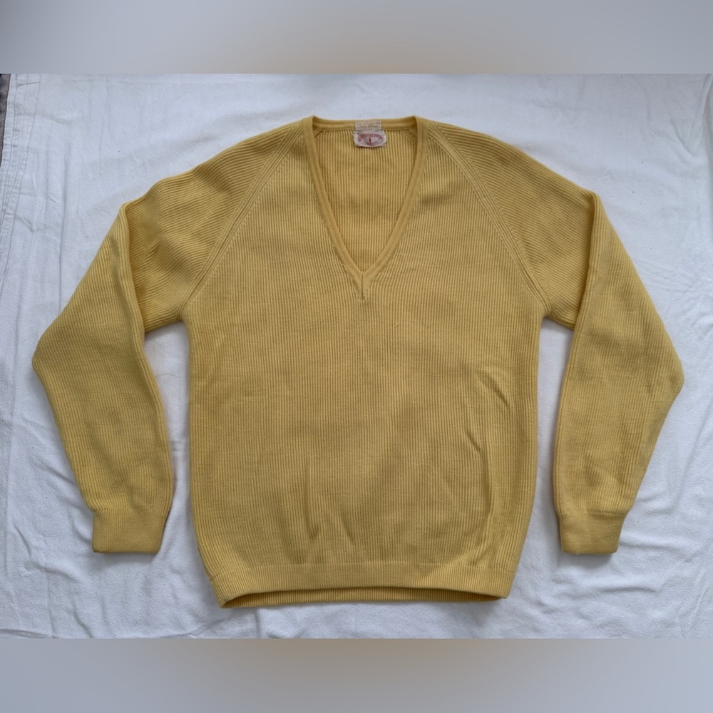 Vintage Wool Yellow V-Neck Men's Sweater from The Country Squire